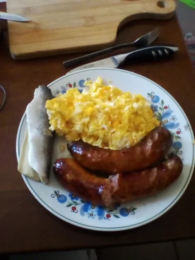 anonymous_derp - Dzisiejsze śniadanie: Grillowane kiełbaski, jajecznica z 6 jaj, mary...