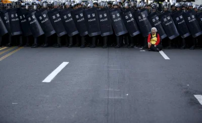 BrodzacywZbozowej - #piekloperfekcjonistow #reuters Chociaż smutne, bo to protest prz...