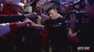 m.....2 - #mma #ufc 
Rafael dos Anjos nie kłamał. Rzeczywiście odnalazł Jezusa!

K...