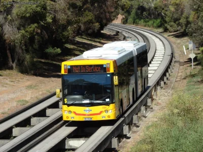 gulamin - O-Bahn i ciezarowka z autopilotem sie sprawdza.