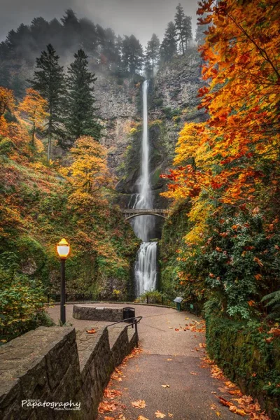 B4loco - Multnomah Falls wodospad w stanie Oregon , na wschód od Portland, pomiędzy C...