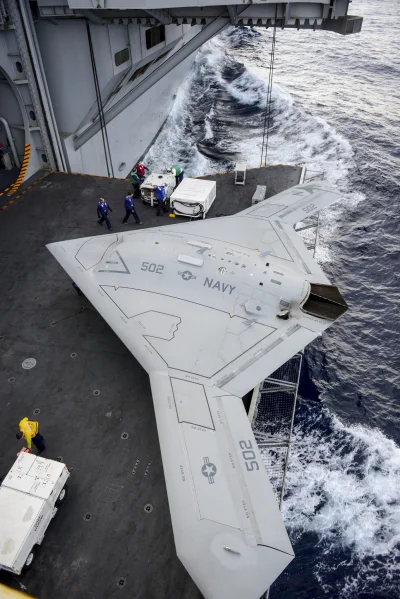 chuda_twarz - X-47B na pokładzie CVN-75

#aircraftboners #militaria