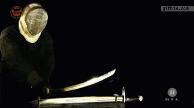 b4kus - katana vs. longsword, btw. to chyba ten sam facet, ktory obalal mit dzwięku m...