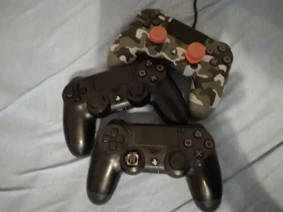 Potkukelkka - RIP DualShock (╯︵╰,), a wy ile juz zalatwiliscie? 
SPOILER