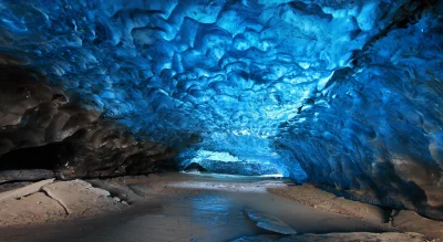 TheWTZ - Skaftafell Ice Cave – obszar chroniony Öræfi, południowo-wschodnia Islandia....