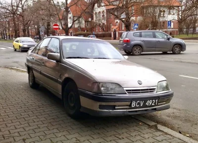 plaskacz - #opel #omega #czarneblachy #motoryzacja