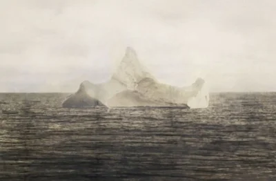 cooldeluxe - Zdjęcie góry lodowej która zatopiła Titanica na aukcji. 
this photo of ...