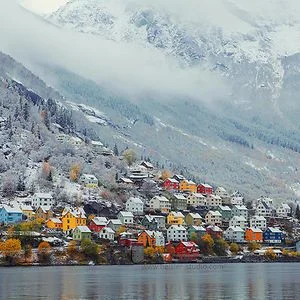 kono123 - Odda, Norwegia

#norwegia #miasto #gory #fiordy #ciekawemiejsca