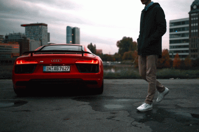 staa - Tego rodzaju kierunkowskazy gówno widać.

Może w czasie stania w korku¹… w n...