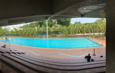 mm_2 - W Singapurze publiczne pływalnie są bardzo tanie. Ten, w tygodniu kosztuje 1 d...