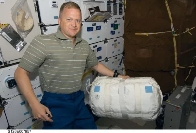 d.....4 - Eric Boe, amerykański astronauta oraz pilot misji STS-126 (Endeavour) i STS...