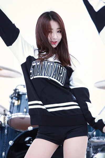 K.....o - #kyungri #ninemuses 
#koreanka