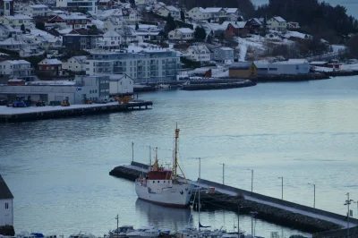 JanSerce - Mirki, taka oto skorupa parkuje mi pod oknem.
#statki #statkiboners