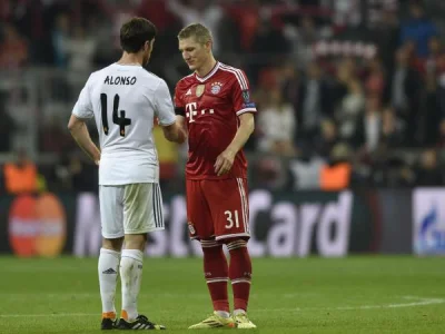 Varajin - #transfery #real #bayern

Alonso jeszcze dzisiaj ma przejść badania medyczn...