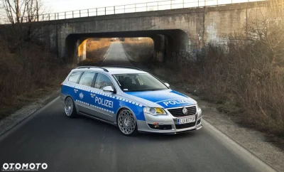 w.....n - Lublin: Okleił auto w barwy niemieckiej policji. Stracił dowód rejestracyjn...