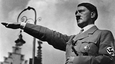 f.....5 - Kto by pomyślał że już 80 lat temu Adolf dał narodowi znak o wysokości tych...