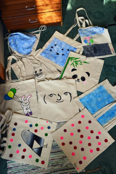 Heichou - Wczoraj z @usiasia spędzałyśmy szalone Andrzejki - malując torby w zaciszu ...