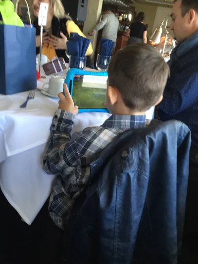 R2D2zSosnowca - To uczucie gdy na promie w NYC amerykańskie dziecko gra na iPadzie w ...