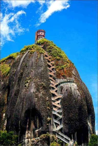 Mesk - El Peñón de Guatapé, zwany również La Piedra Del Peñol, to wielki skalny monol...