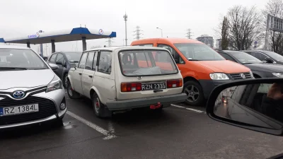 ubkiler - Niedziela handlowa zawsze bogata w wynalazki.Motopompa avant na czarnych
#...