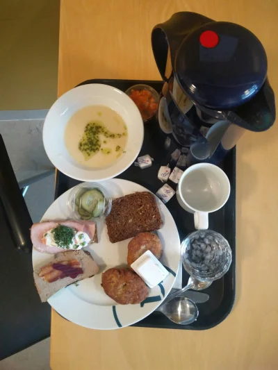 gringooo - Tak wygląda lunch w duńskim szpitalu.
#ciekawostki #szpital #jedzenie #got...