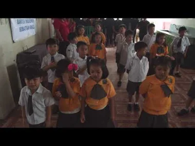 andrzej-ezer - Filipińskie dzieci śpiewają nasz hymn. Dlaczego?