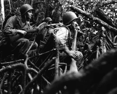 angelo_sodano - Żołnierze piechoty US Army w trakcie walk w dżungli na wyspie Vella L...
