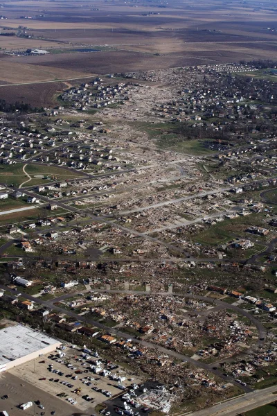 fir3fly - [ #fotowydarzenia #zdjecia #tornado ] 

Ścieżka zniszczenia. 18.11.2013, Wa...