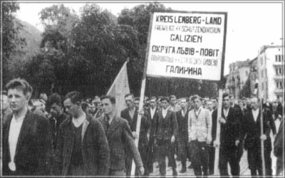 N.....h - Ukraińscy ochotnicy dywizji SS-Galizien w drodze na uroczystości we Lwowie....