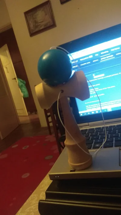 ftswwa - #chwalesie #zabawki #grybezpradu
Kupiłem dzisiaj swoją pierwszą #kendama
Zaw...