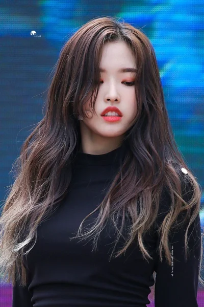 M.....m - #oliviahye #loona #koreanka #azjatki #ladnadziewczyna