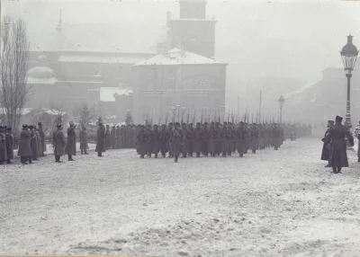 wariag - Warszawa 12 XII 1906. Defiluje wołyński pp lejbgwardii http://marsches.zbord...