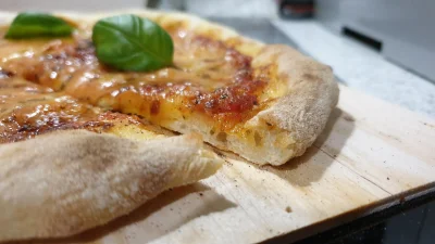 fotograf_warszawiak - Mój pierwszy wypiek #pizza #napoletana
Zawsze robiłem pizze źle...