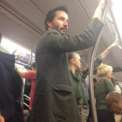 janekkenaj - @OV_C: Tu jedze metrem mało zarady aktor Keany Reeves, którego majątek w...