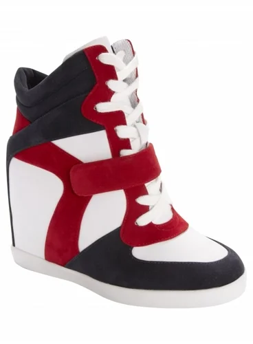 h.....u - Tylko mi te buty kojarzą się z Karynami? 

#ubierajsiezwykopem #modadamsk...