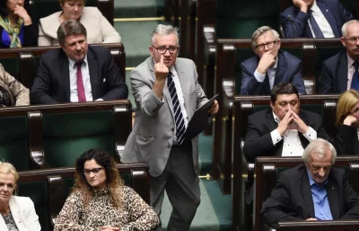 L.....k - Politycy PiS wprowadzają w Sejmie nową jakosć ( ͡° ͜ʖ ͡°)
#bekazpisu #4kon...