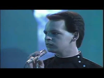 M.....e - Legenda głosi, że Gary Numan był ogromnym fanem Davida Bowiego. Gdy sława N...