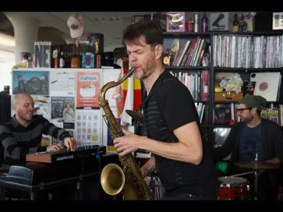 niezgodka - Krótki koncert z cyklu NPR Music Tiny Desk Concert zespołu, który uczestn...