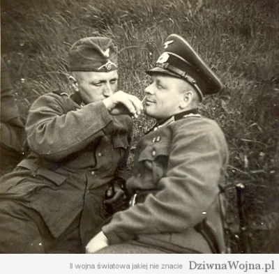 Jureczek77 - #fotohistoria #iiwojnaswiatowa #wermacht 
Strzyżenie wąsów w warunkach ...