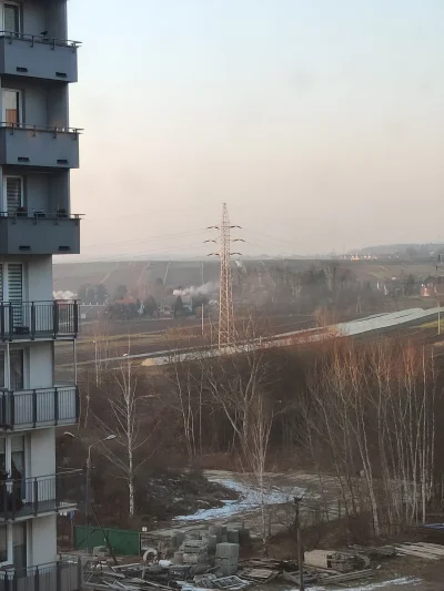 mwink - No i tak to wygląda walka ze smogiem. W Krakowie zakaz palenia węglem, a 500 ...
