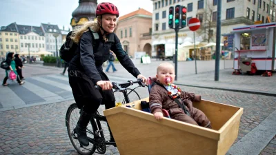 tomosano - Holendrzy i Duńczycy na co dzień jeżdżą z małymi dziećmi na rowerach w tzw...