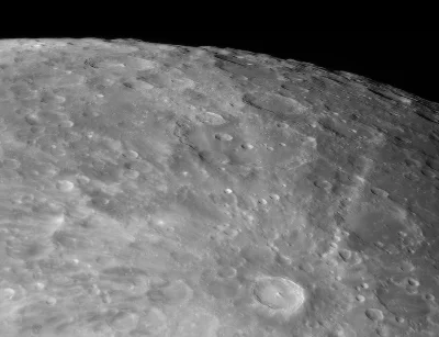 namrab - Południowy fragment tarczy Księżyca z wczoraj. Rozdzielczość 300 metrów na p...
