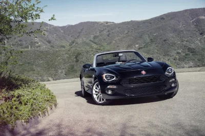 autogenpl - 124 Spider, brat bliźniak MX-5, oficjalnie oficjalny. Jest dłuższy od Maz...