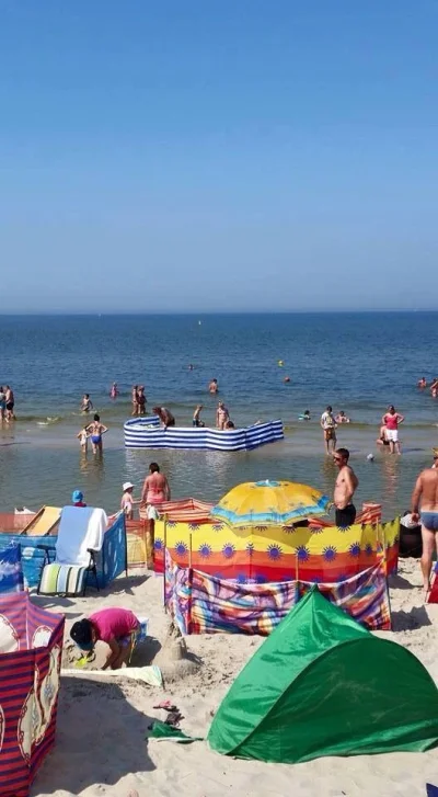 WujekRada - Tymczasem nad polskim #morze...

PRYWATNY BASEN BULWO!

#heheszki #janusz...