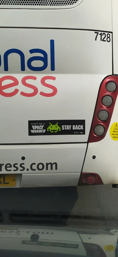 CzapkaG - Lubię te naklejki na autobusach w UK
#motoryzacja #uk #samochody