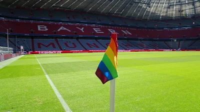 M1r14mSh4d3 - Tak będą wyglądać chorągiewki w narożnikach boiska na meczu FC Bayern M...