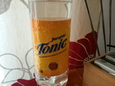 pogop - Piję tonic. Dziwnie smakuje bez ginu... :( #oswiadczenie #tyleprzegrac #alkoh...