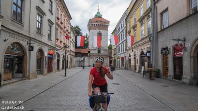 PolskaPoGodzinach - Czy ktoś z Was dojeżdza rowerem do pracy?:) My staramy się jak na...