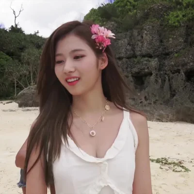 XKHYCCB2dX - #sana #twice 
#koreanka #japonka #gif