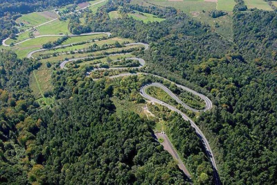 s.....l - #motocykle
Przypadkiem trafiłem na te serpentyny przeglądając sobie google...